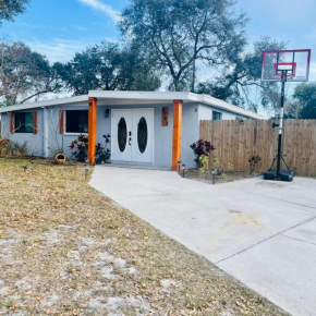 Updated 3/2 home! Minutes from the Beach!!